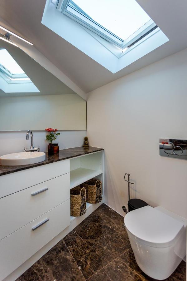 Romantic Pool House Holiday home